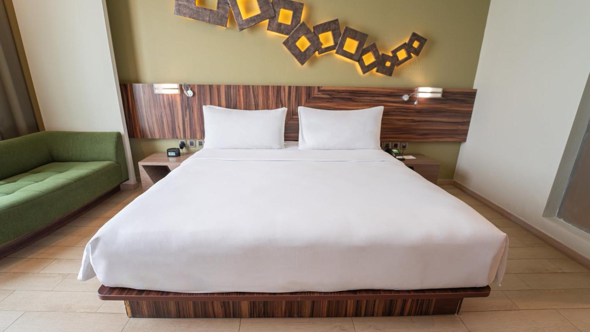Holiday Inn Cikarang Jababeka By Ihg Εξωτερικό φωτογραφία